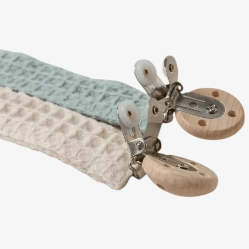 honeycomb cotton dummy clip and wooden ventilated clasp